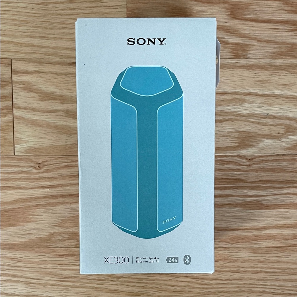 NEW Sony XE300 Portable Speaker - Teal in original box